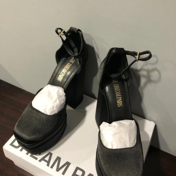 Saint Laurent Black Satin Heels with Ankle Strap - Picture 5 of 8